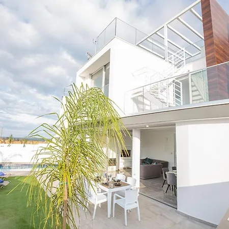 Olive Gold, Luxury And Brand New 2bdr With Private Pool فيلة *