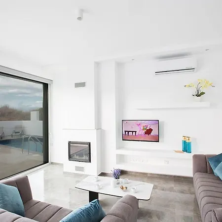 Olive Gold, Luxury And Brand New 2bdr With Private Pool 别墅