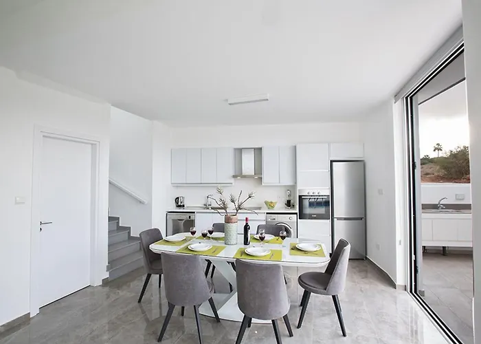 Villa Olive Gold, Luxury And Brand New 2bdr With Private Pool