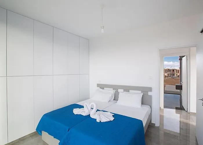 Olive Gold, Luxury And Brand New 2bdr With Private Pool Villa Protarász