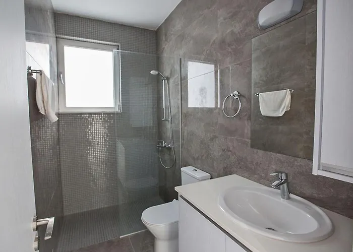 Villa Olive Gold, Luxury And Brand New 2bdr With Private Pool Protarász