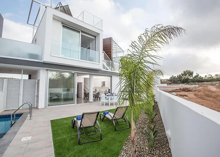 Olive Gold, Luxury And Brand New 2bdr With Private Pool