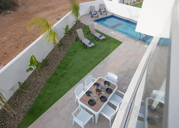 Olive Gold, Luxury And Brand New 2bdr With Private Pool Protarász