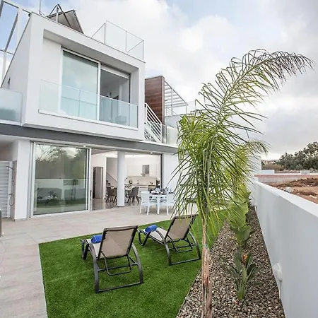 Olive Gold, Luxury And Brand New 2bdr With Private Pool * Протарас